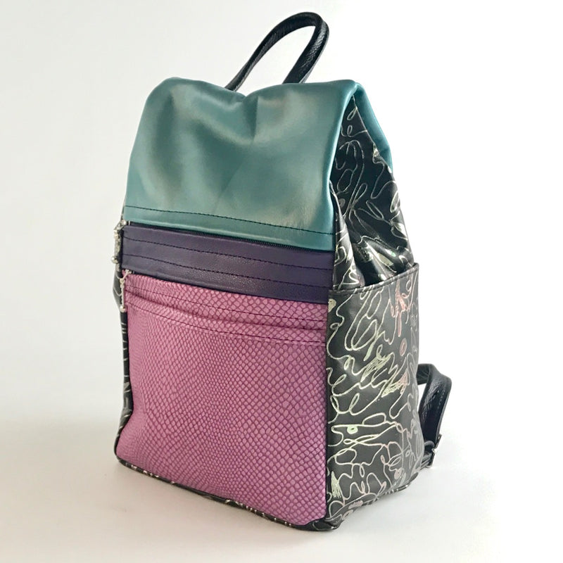 Amazon.com: BESYIGA Small Size Backpacks Purse Vegan Leather Multiple  Zipper Pockets Cute Mini Backpack Purse Black : Clothing, Shoes & Jewelry